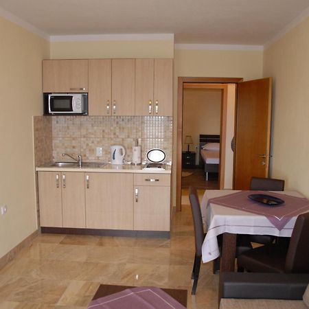 Guest House Evropa 2 Ulcinj Exterior photo