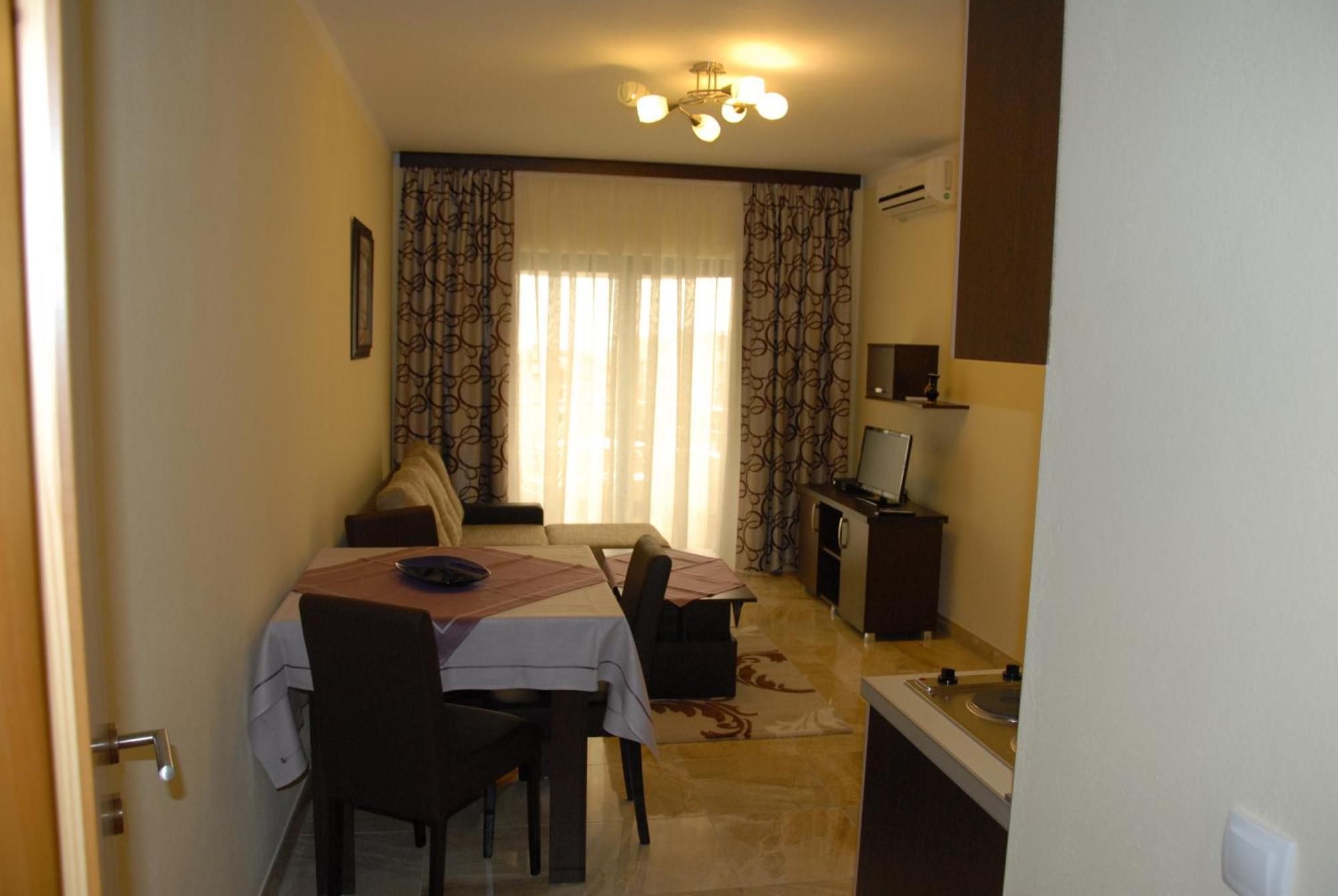 Guest House Evropa 2 Ulcinj Exterior photo