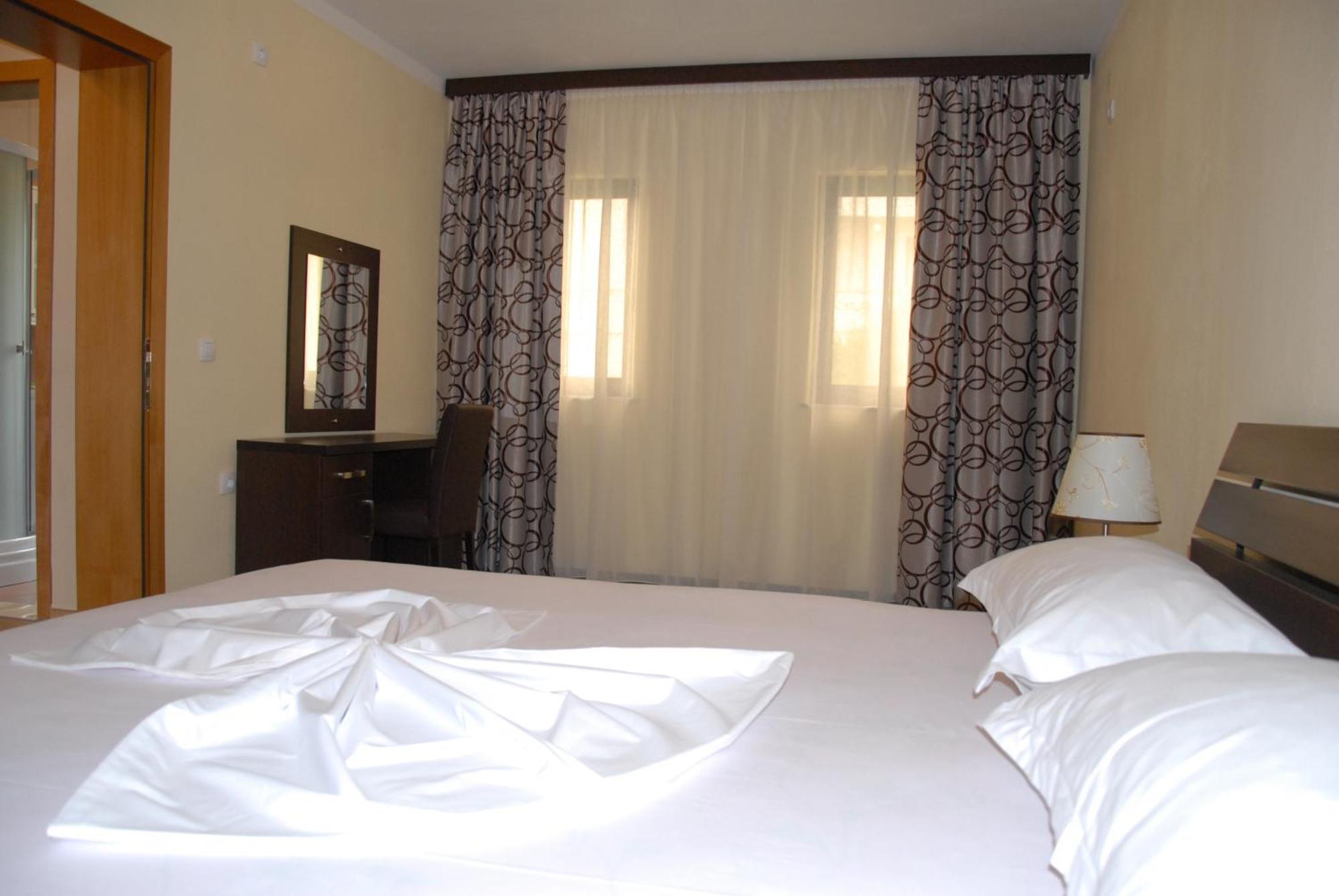 Guest House Evropa 2 Ulcinj Exterior photo