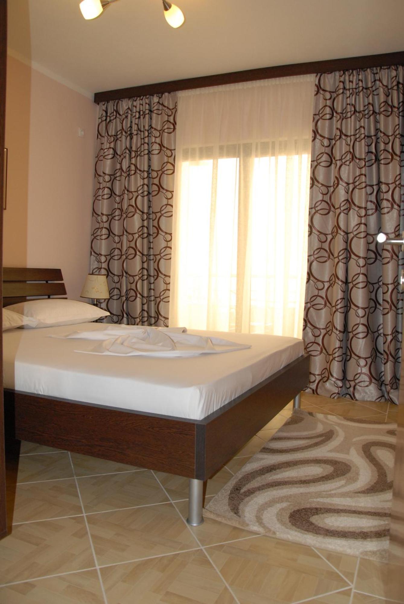 Guest House Evropa 2 Ulcinj Exterior photo