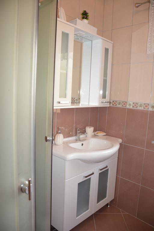 Guest House Evropa 2 Ulcinj Exterior photo