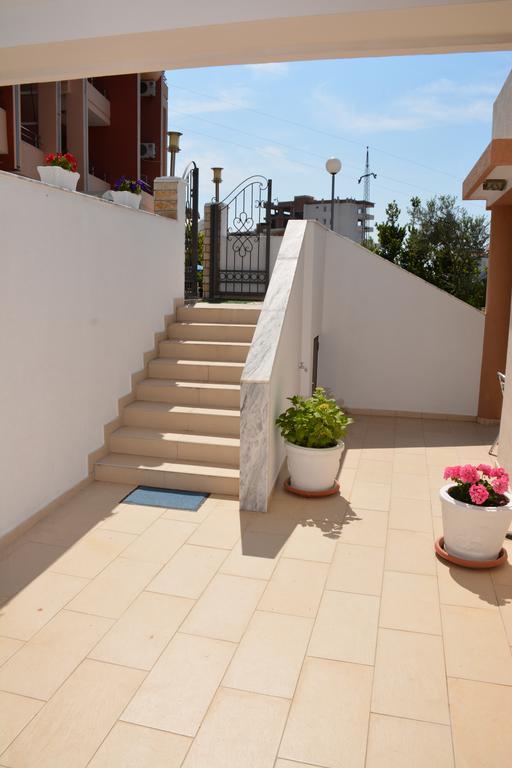 Guest House Evropa 2 Ulcinj Exterior photo