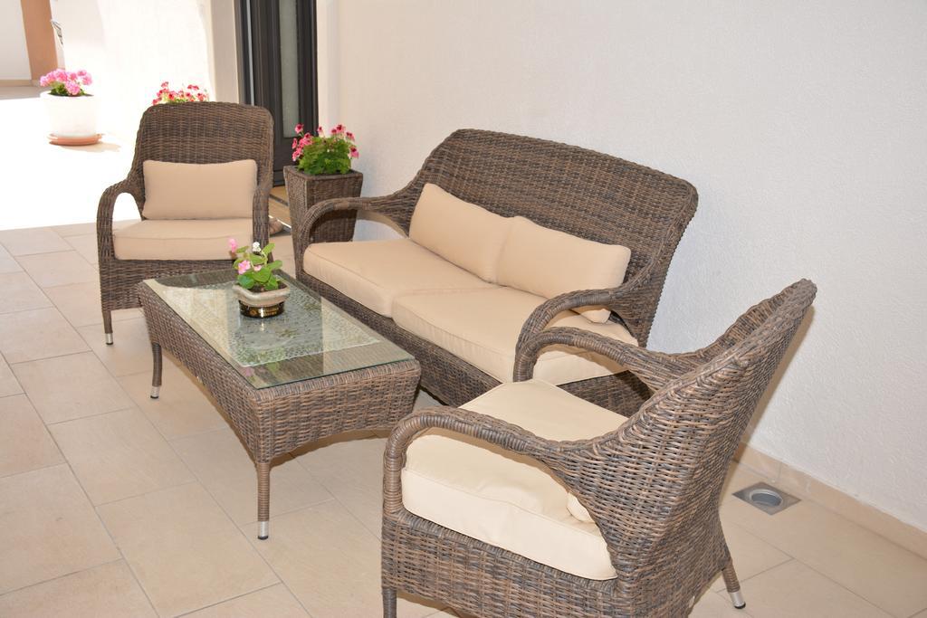 Guest House Evropa 2 Ulcinj Exterior photo