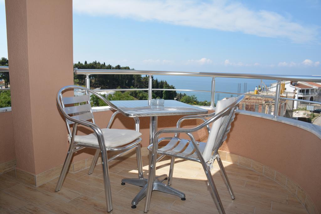 Guest House Evropa 2 Ulcinj Exterior photo